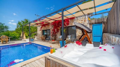Mehmet Apt Suite C
